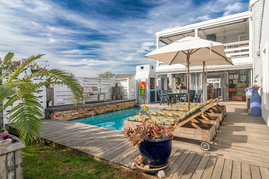 4 Bedroom Property for Sale in Thesen Islands Western Cape